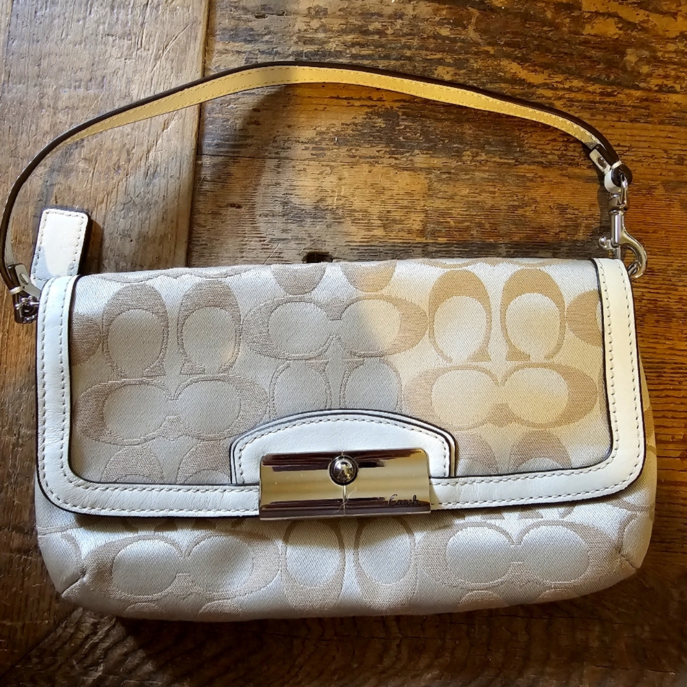 Coach wristlet wallet
